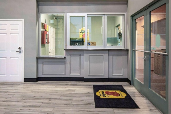 Super 8 oleh Wyndham North Hollywood image 5